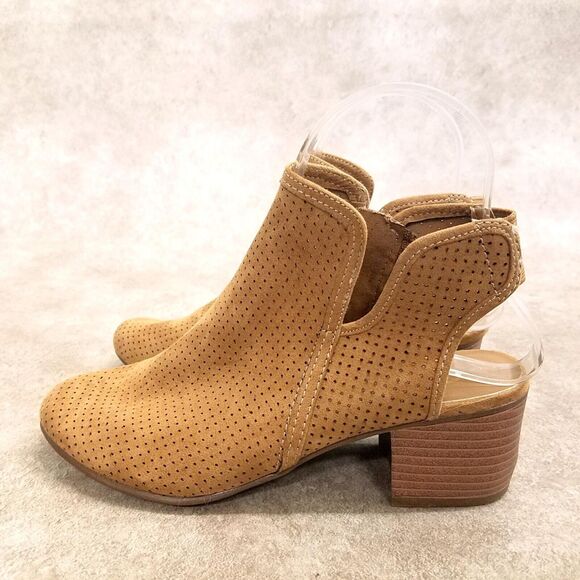 Justice Womens   Size 5 Tan  Perforated Block Heel Ankle Boot Back Cut Booties - Picture 4 of 11